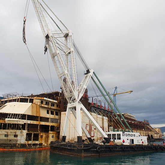Wreck removal of Costa Concordia
